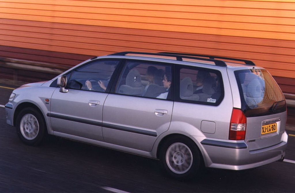 Mitsubishi space wagon 3